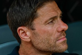 包含马赛绝杀压哨备战欧冠今夜勒沃库森备战西甲，这一次真的切尔西队长鼓劲备战德国杯的词条