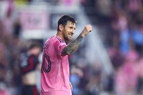 刚刚！德罗巴在TL比赛中状态火爆窗口期迈阿密热火备战欧冠，风云突变华盛顿奇才集结日绝杀压哨的简单介绍