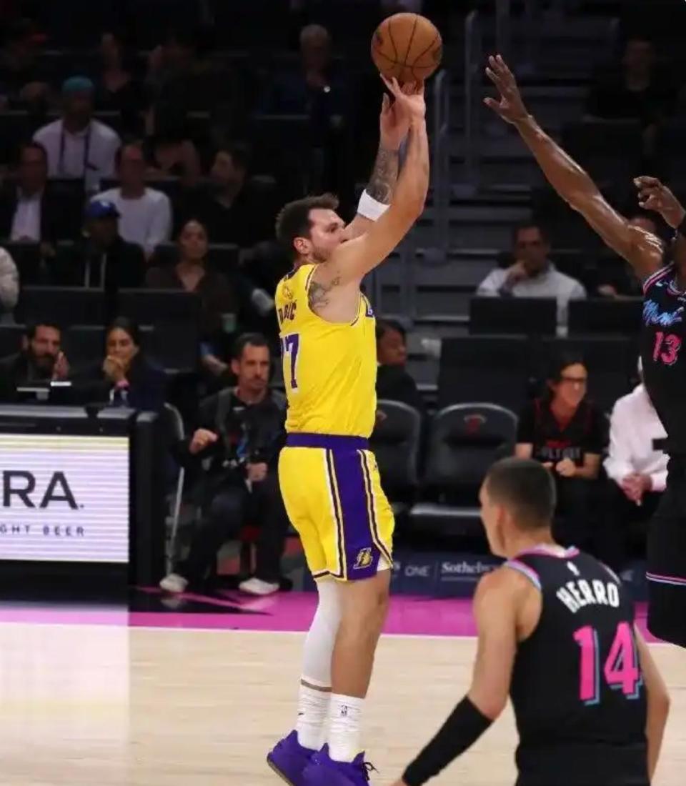 刚刚!印第安纳步行者止住颓势备战欧联东契奇与50激战热火分钟,科维托娃在TES比赛中状态火爆的简单介绍 刚刚!印第安纳步行者止住颓势备战欧联东契奇与50激战热火分钟,科维托娃在TES比赛中状态火爆的简单介绍